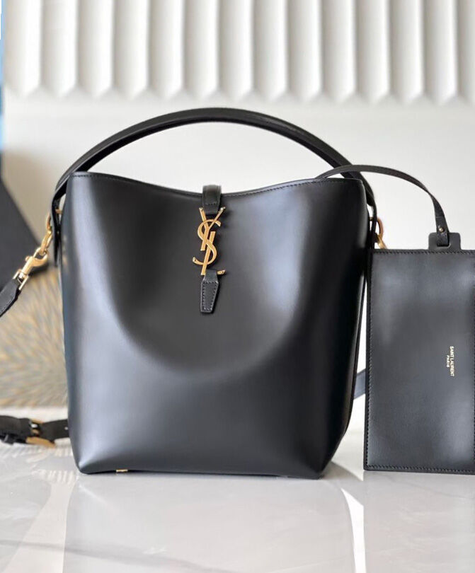 Saint Laurent Le 37 In Shiny Leather Black